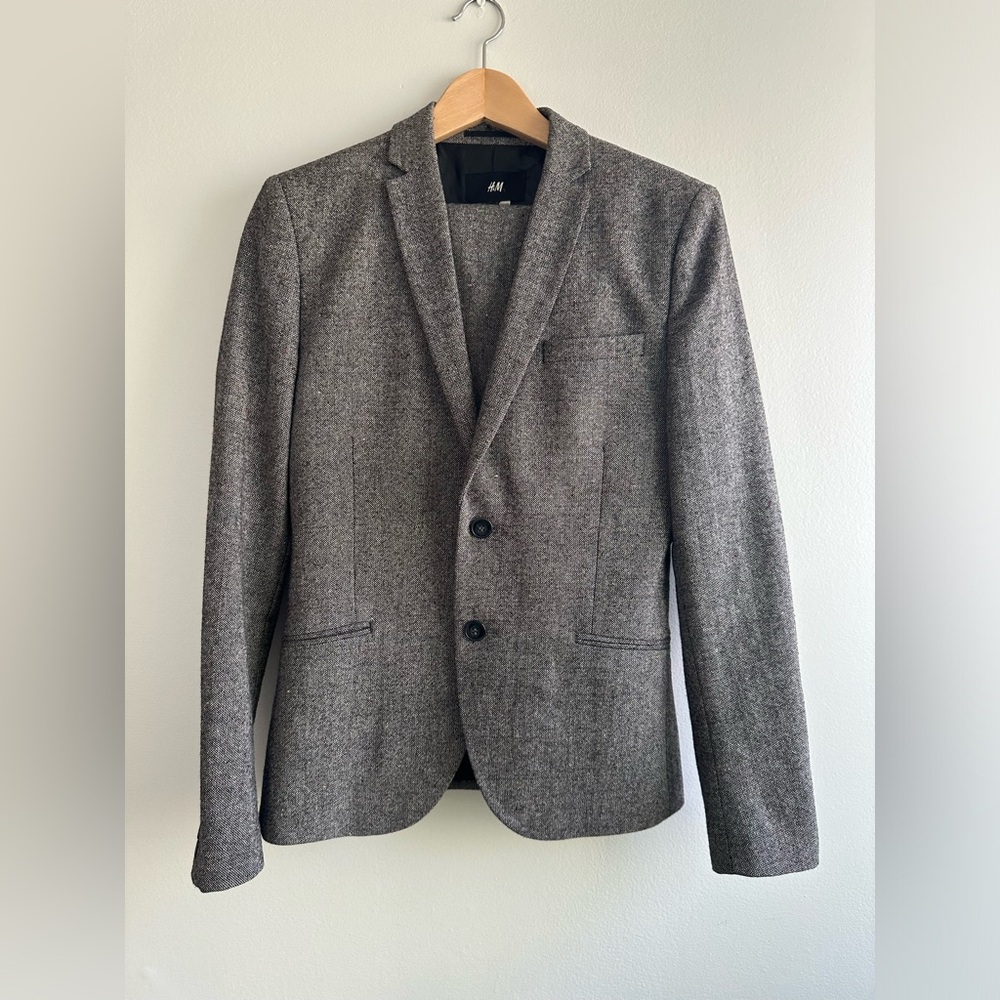 Brown speckled H&M full suit
Jacket 34 R 
Pants 30R